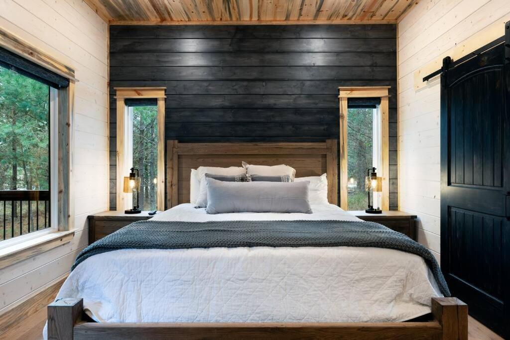Lone Pine Lodge. Brand New! 2 Bedroom Luxury Cabin. Брокен-Боу Экстерьер фото