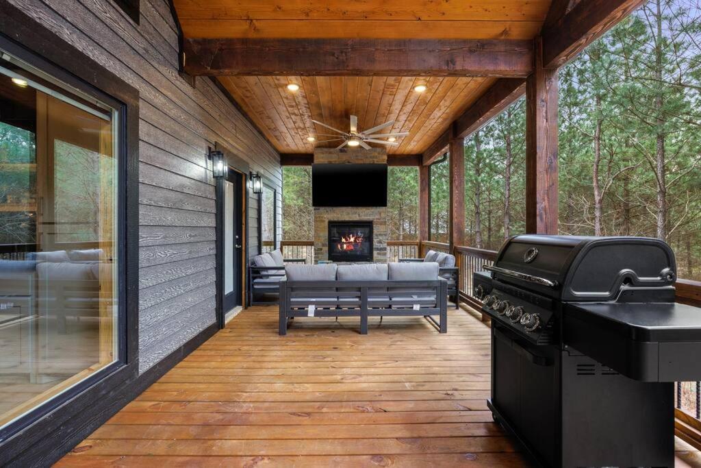 Lone Pine Lodge. Brand New! 2 Bedroom Luxury Cabin. Брокен-Боу Экстерьер фото
