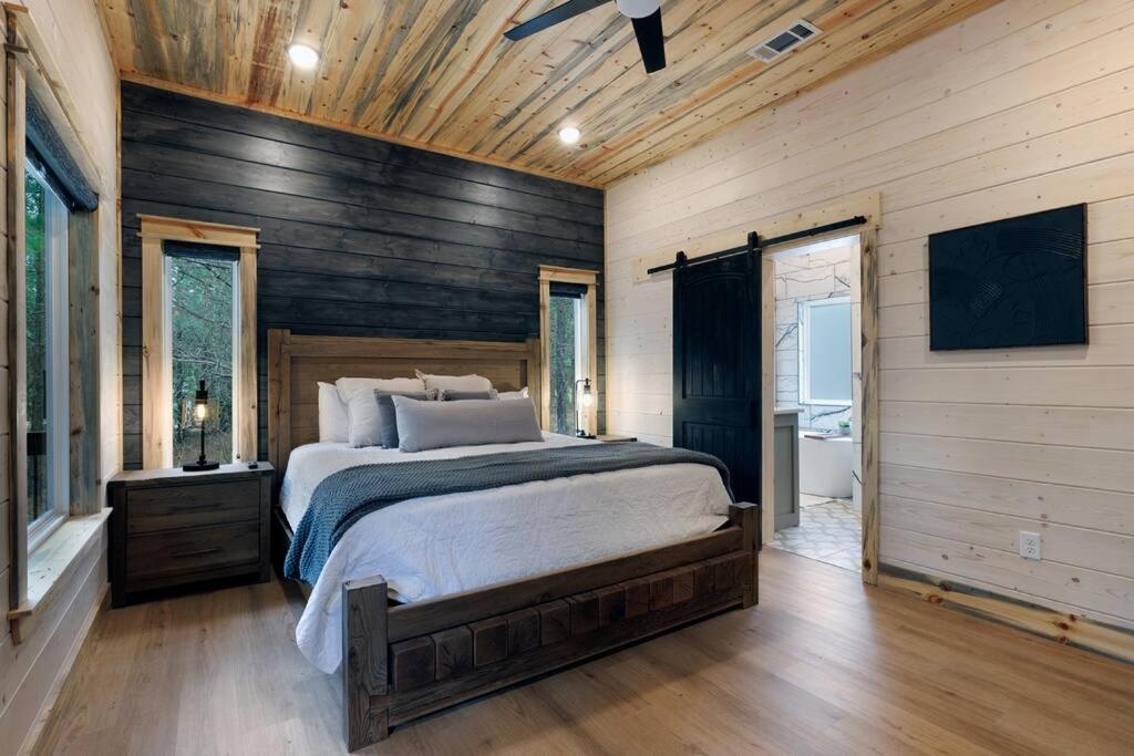 Lone Pine Lodge. Brand New! 2 Bedroom Luxury Cabin. Брокен-Боу Экстерьер фото