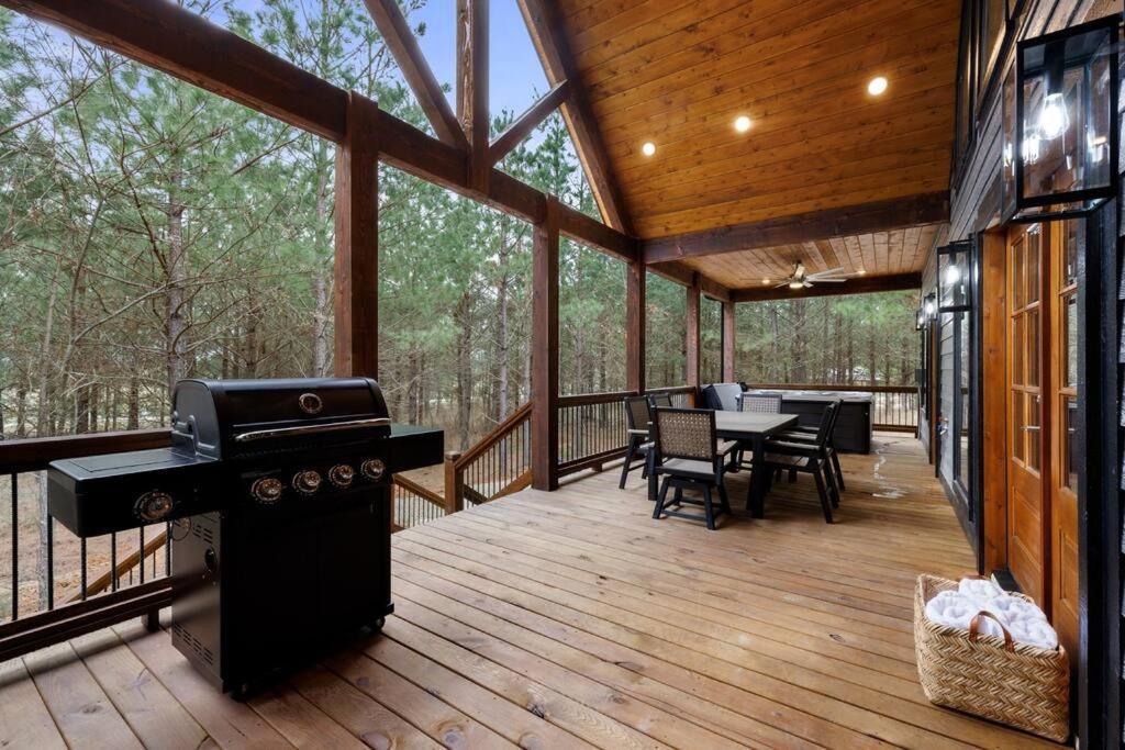 Lone Pine Lodge. Brand New! 2 Bedroom Luxury Cabin. Брокен-Боу Экстерьер фото