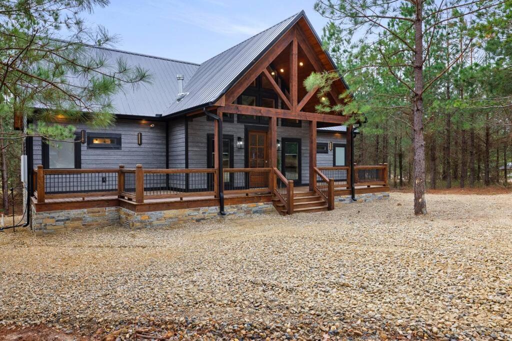 Lone Pine Lodge. Brand New! 2 Bedroom Luxury Cabin. Брокен-Боу Экстерьер фото