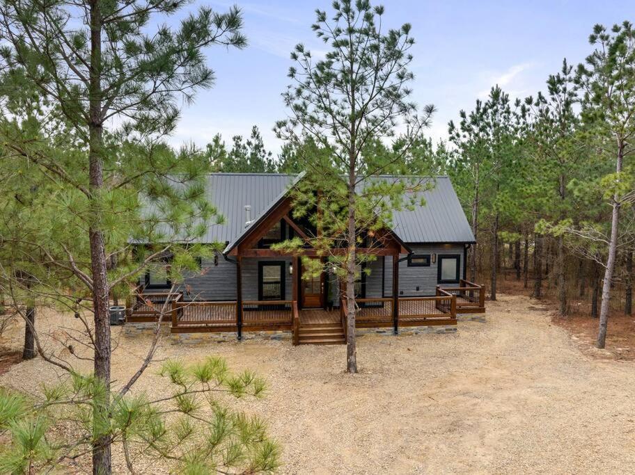 Lone Pine Lodge. Brand New! 2 Bedroom Luxury Cabin. Брокен-Боу Экстерьер фото