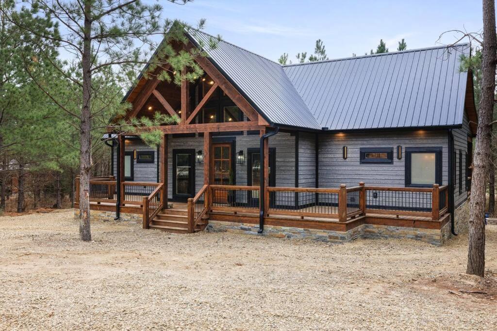 Lone Pine Lodge. Brand New! 2 Bedroom Luxury Cabin. Брокен-Боу Экстерьер фото